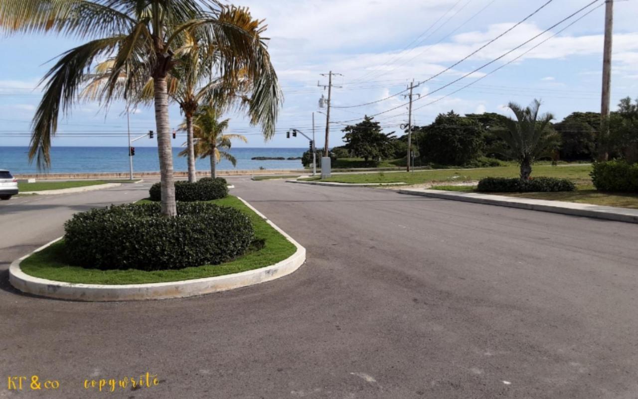 Breathtaking Community Across From The Ocean Villa Lucea Exteriör bild